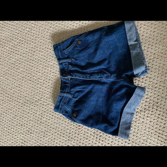 ☆ VINTAGE blue jean shorts ☆ - Picture 2 of 2